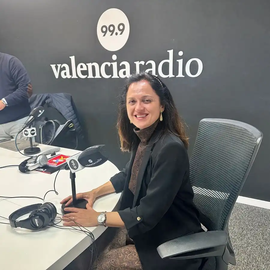 Entrevista en 99.9 Valencia Radio. Programa “En Comunicación”. La historia de la publicidad exterior, nuevas tecnologías y la actualidad del medio.