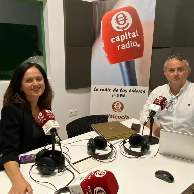 Entrevista en Capital Radio. Programa “Valencia actualidad”.  Qué servicios ofrece una agencia de publicidad exterior y las normativas municipales que afectan al medio.