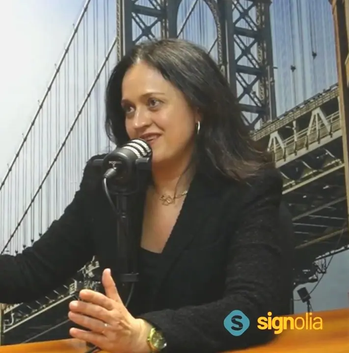 Entrevista Podcast Signolia “Cómo la publicidad exterior ha transformado el paisaje urbano”.