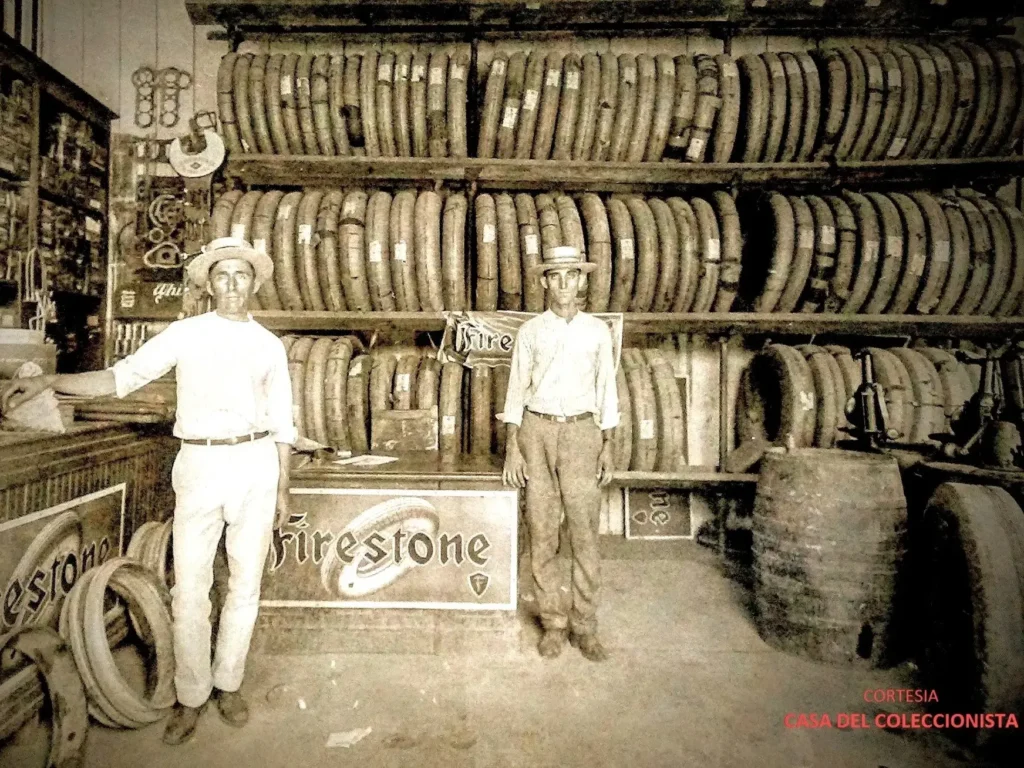 Paneles en taller (Casa del Coleccionista)