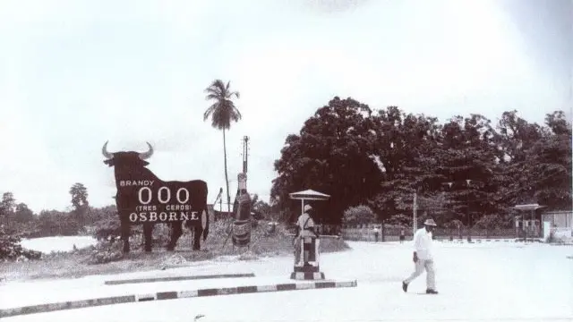 Valla_Guinea Ecuatorial_1965_Toro de Osborne_Pepsi (bioko.net)